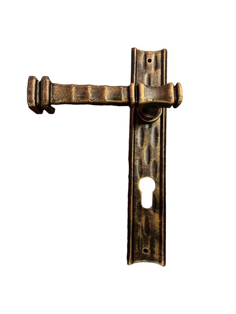 DOOR HANDLE ON  PLATE art.: 220/YALE ANTIQUE BRONZE