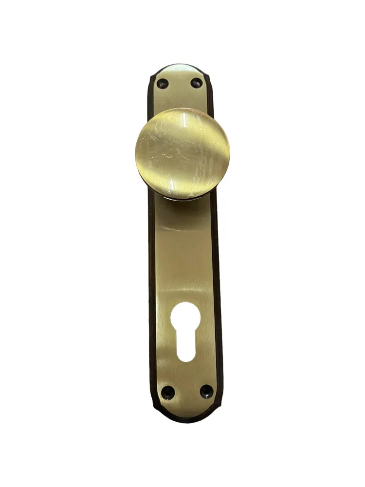 DOOR KNOB ON PLATE art.: 311 BRASS