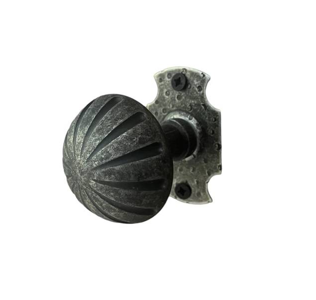 DOOR KNOB art.: 122/97 AN.SILVER (FIXED)