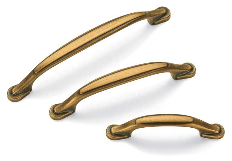 CABINET HANDLE art.:133 96mm BRASS