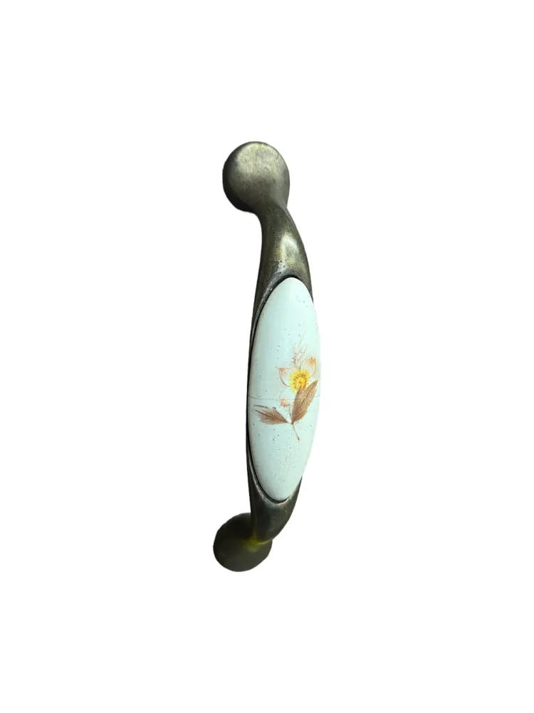 CABINET HANDLE art.:M10.02.02 96mm BRASS / PORCELAIN