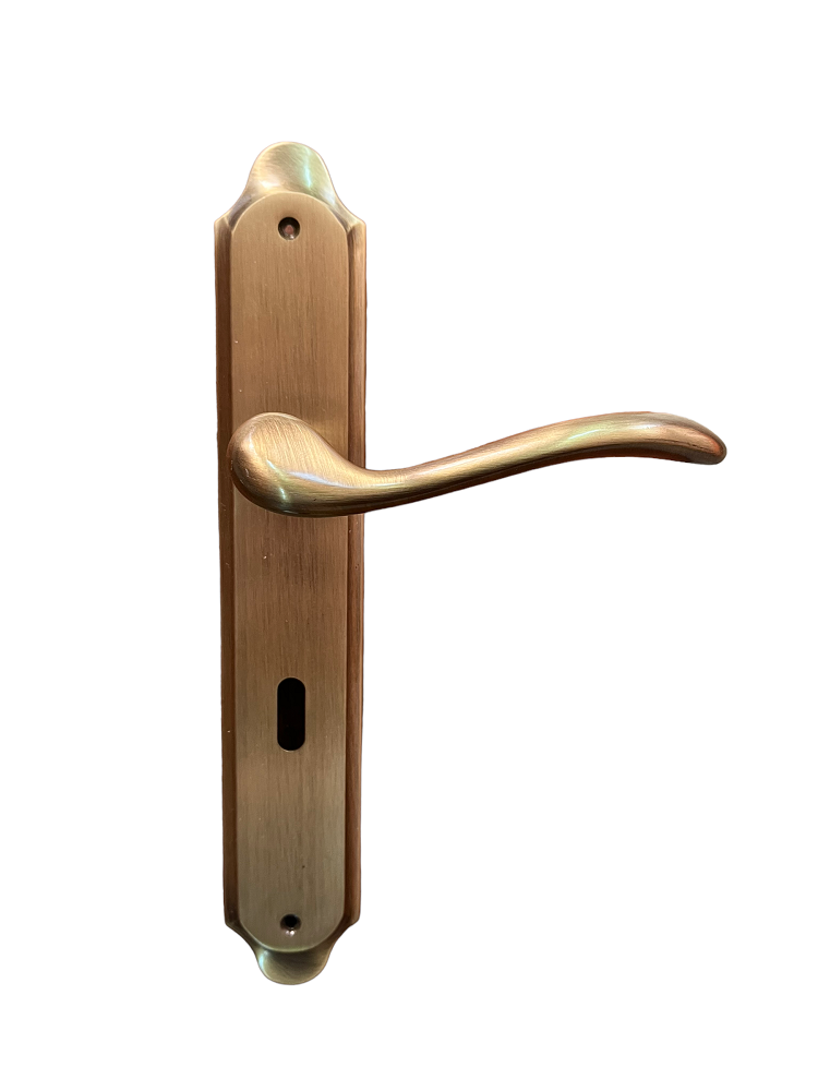 DOOR HANDLE ON PLATE art.: 5700 BRASS