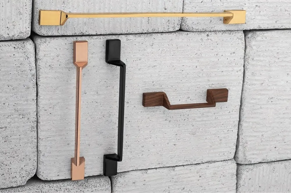 CABINET HANDLE art.: 90626 cc=96mm L=126mm PVD ROSEGOLD